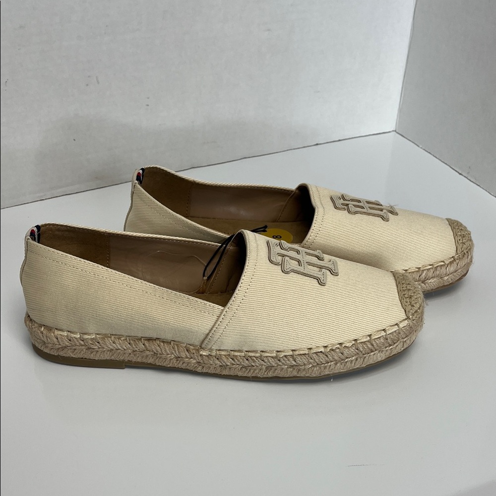 Tommy Hilfiger Cream Slip-On Loafers for Men - Picture 4 of 4